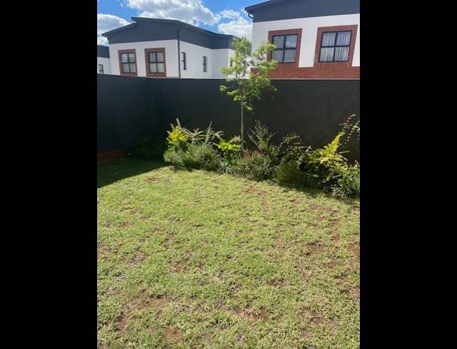 2 BEDROOM DUPLEX FOR SALE IN BRYANSTON